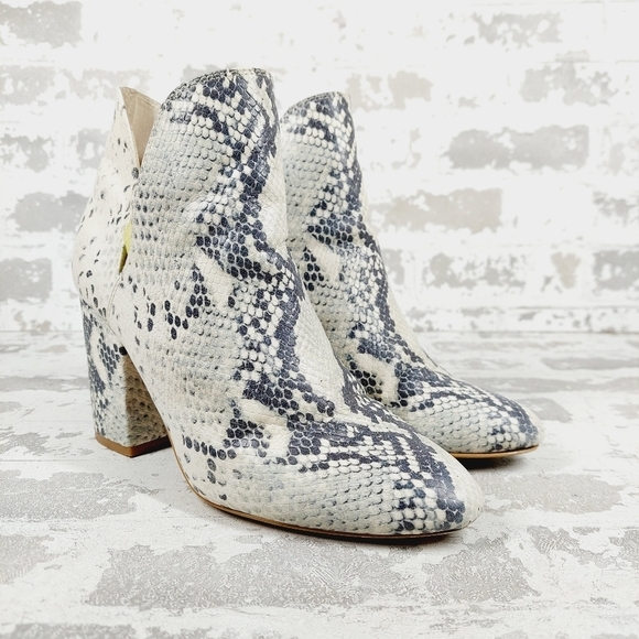 Steve Madden Rookie Snake Print Pull On Block Heel Ankle Boots T593 - Picture 4 of 16